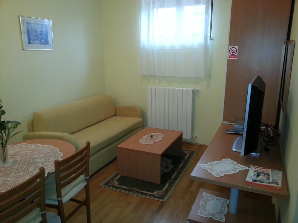 Apartments Villa Teuta Umag Habitación foto